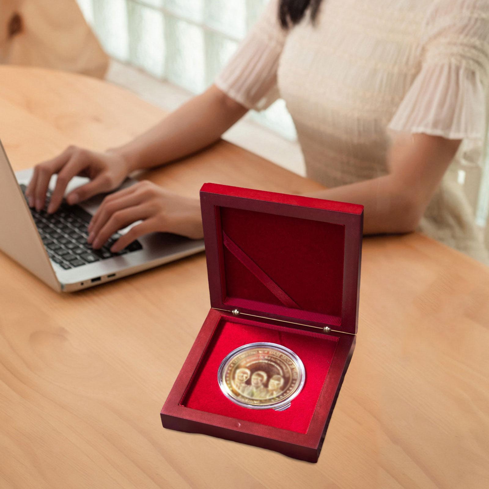 Kotak Pajangan, Ornamen Stand  - Collectors Coins Jewelry & Watches Of Smithtown Photos ulasan dan harga